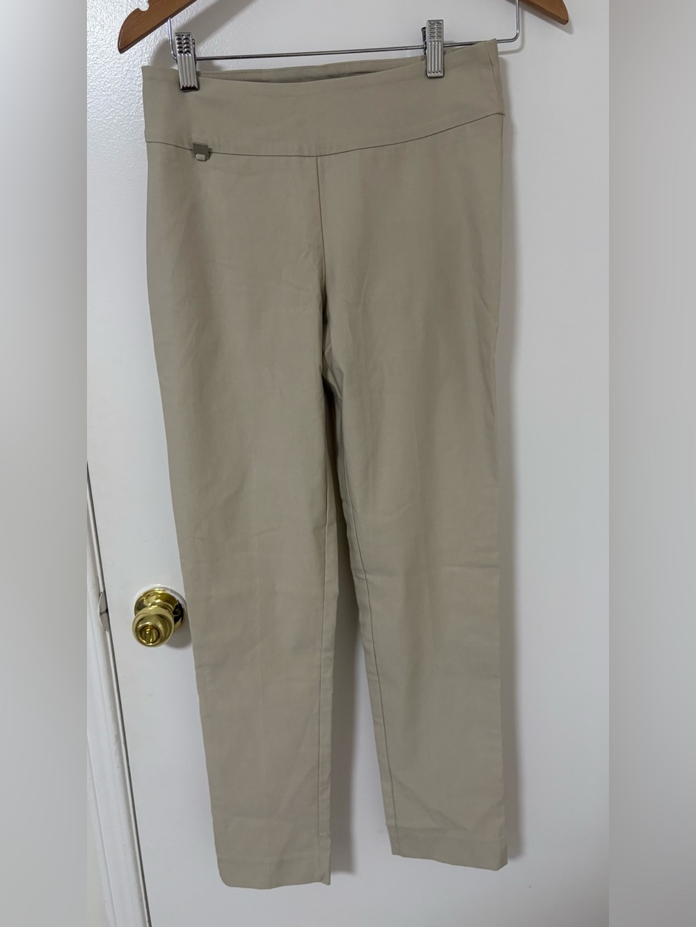 Women's Classic Straight-Leg Khaki Chinos